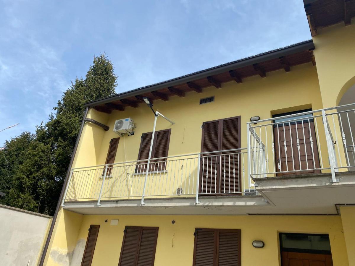 Il Tulipano Apartment Trezzano Rosa Luaran gambar